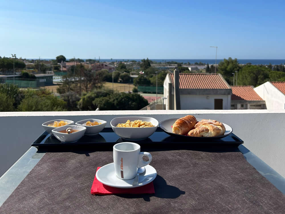 Colazione in totale libertà a Villa Teis